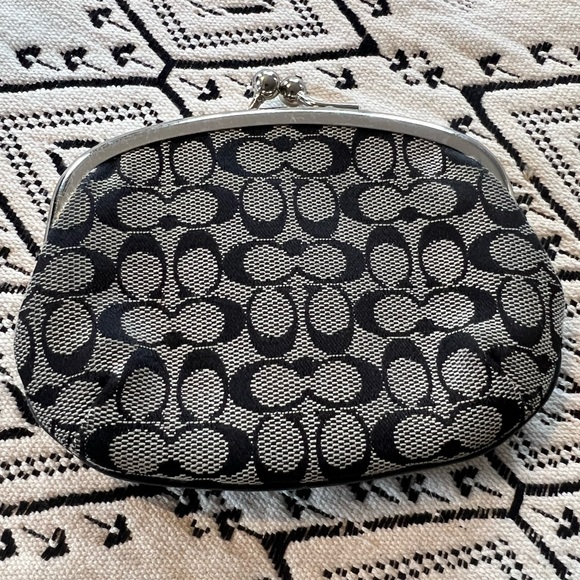 🔴SOLD -Authentic COACH coin wallet - Picture 3 of 5